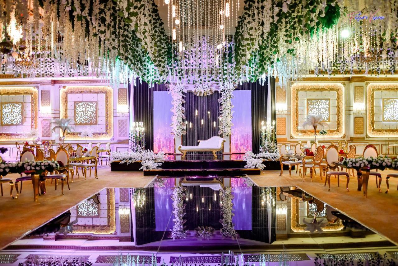 Rehana Plaza Hotel Il Il Cairo Esterno foto A wedding reception in Karachi, Pakistan
