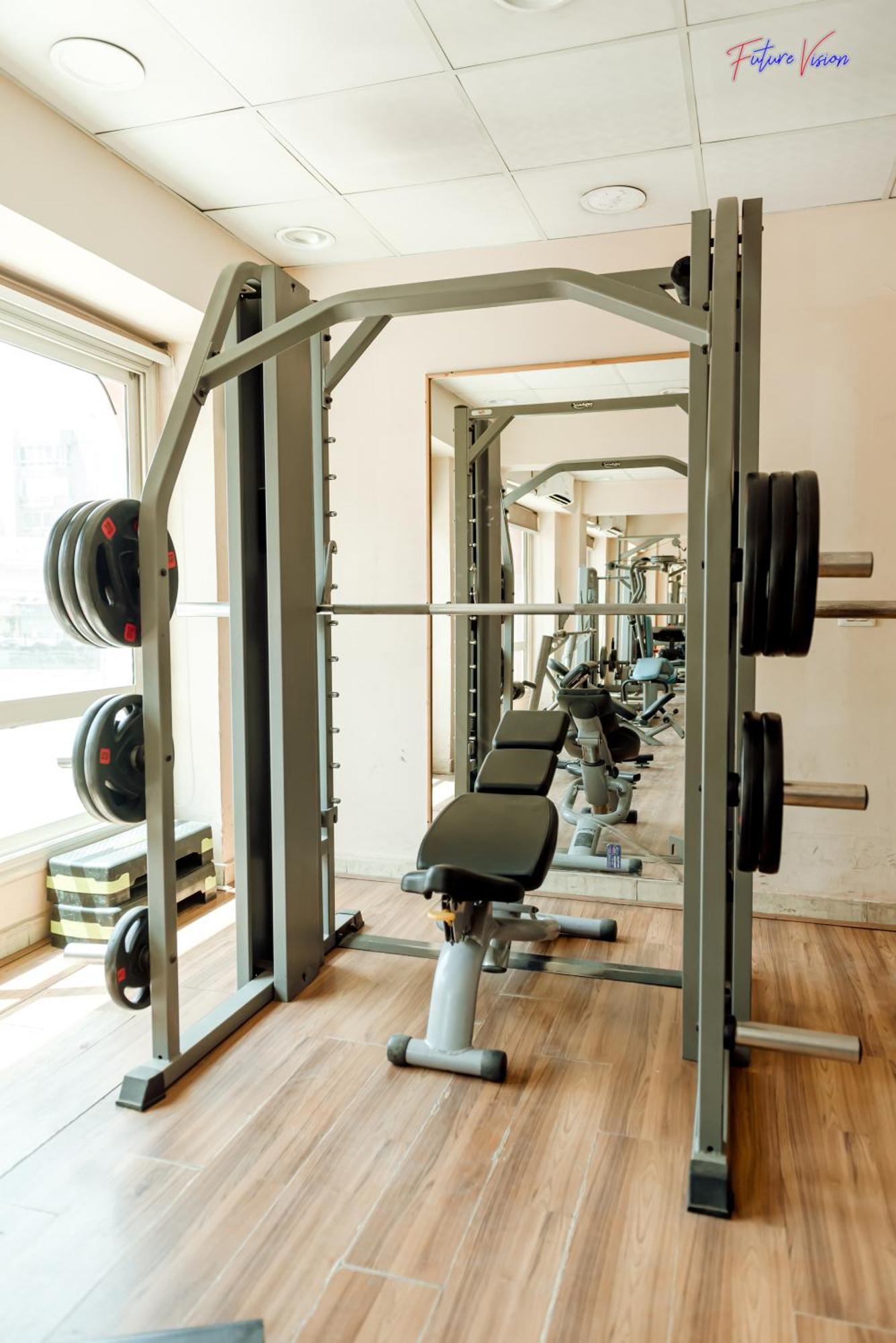 Rehana Plaza Hotel Il Il Cairo Esterno foto A Smith machine