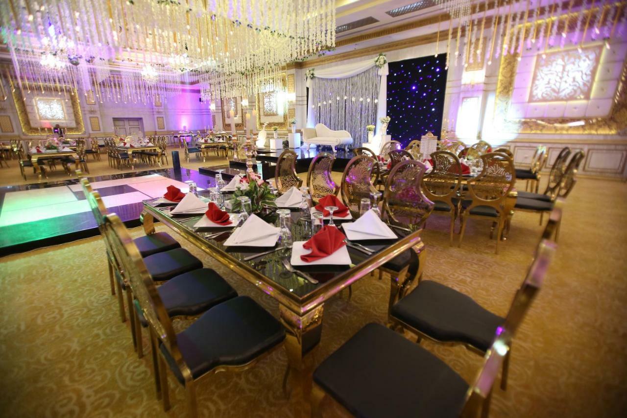 Rehana Plaza Hotel Il Il Cairo Esterno foto The interior of a banquet hall