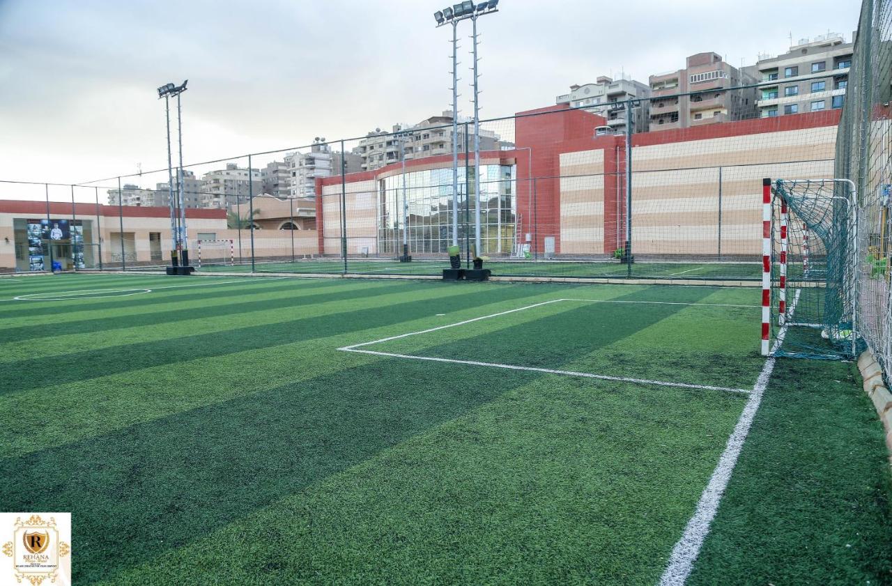 Rehana Plaza Hotel Il Il Cairo Esterno foto The club's training ground